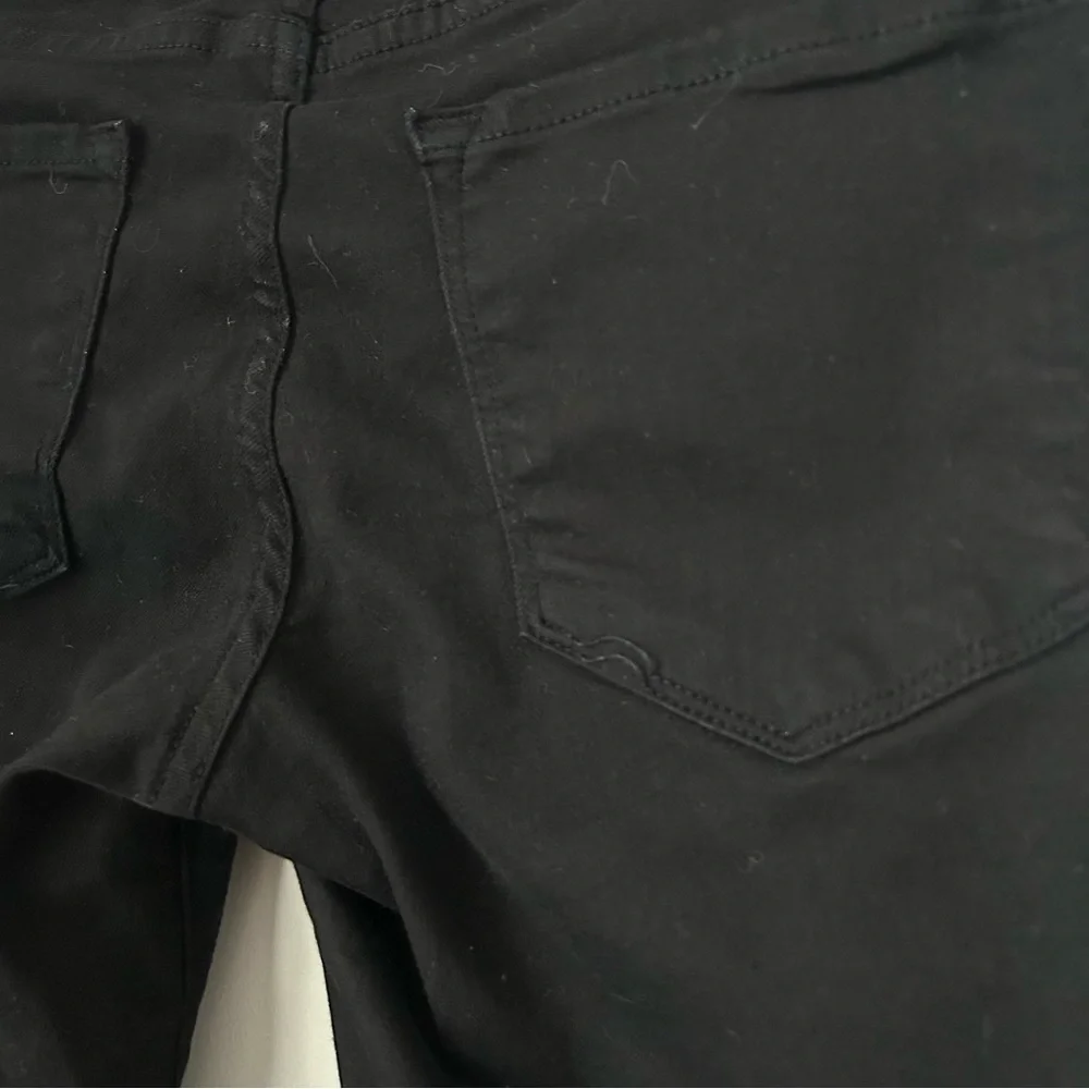 FRAME Le Skinny de Jeanne Distressed Jeans - Picture 7 of 12